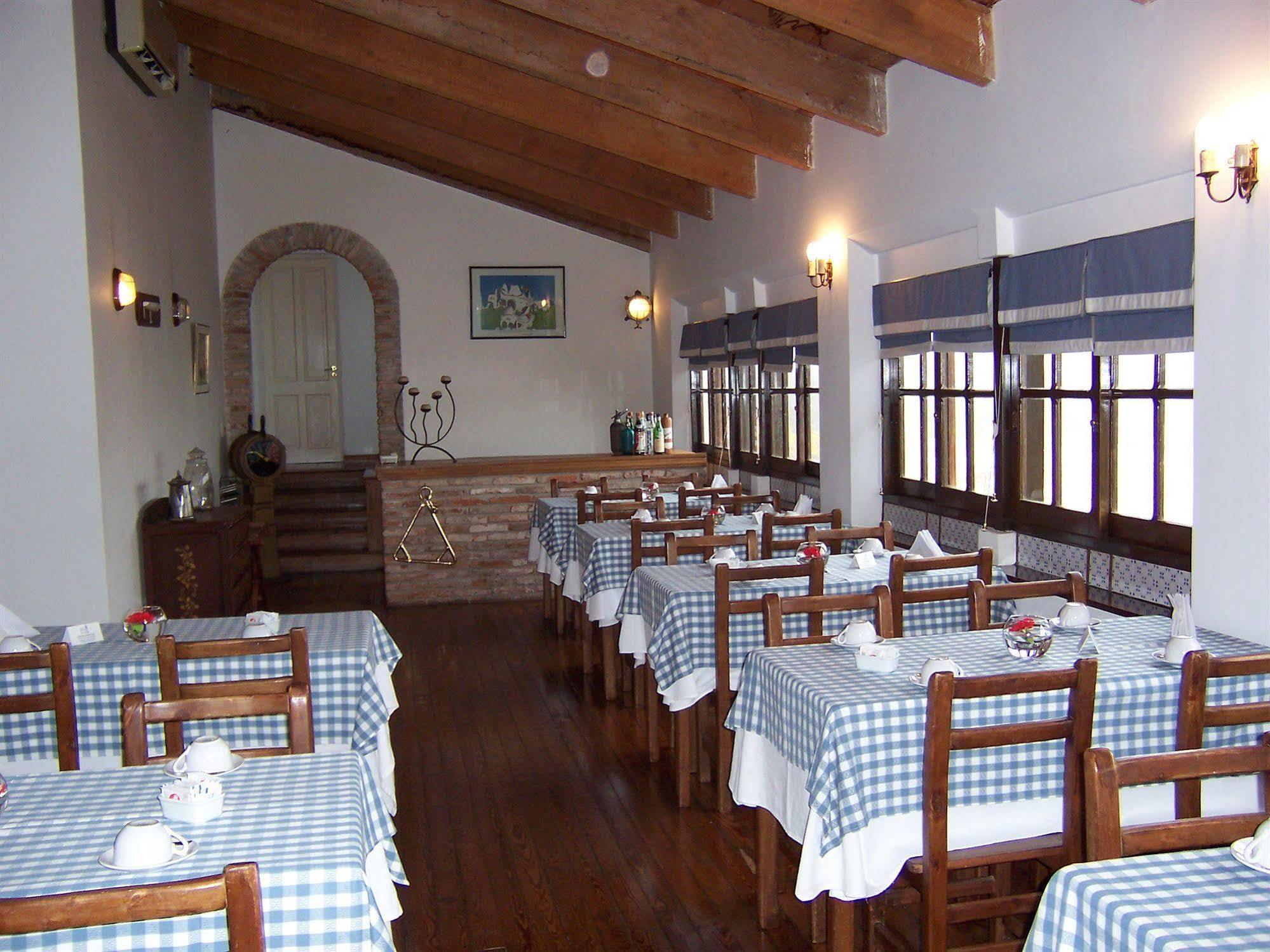 Posada Plaza Mayor Колония дел Сакременто Екстериор снимка
